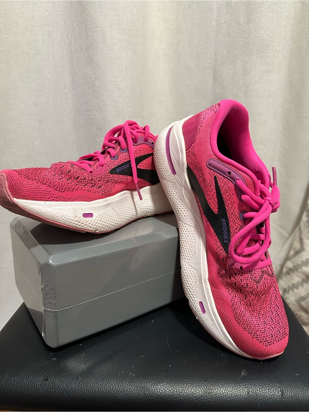 Brooks Ghost Max Women's Bright Pink Running Sneakers